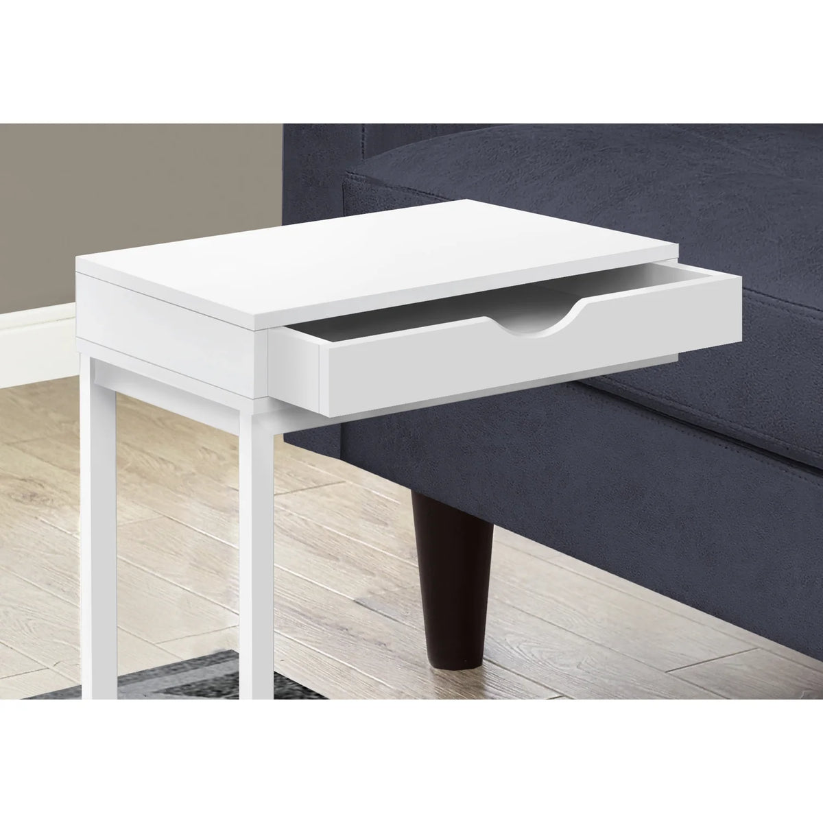 White C-shaped Metal Accent Table U917843