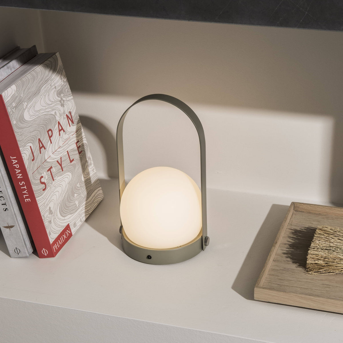 White LED Lamp Q740