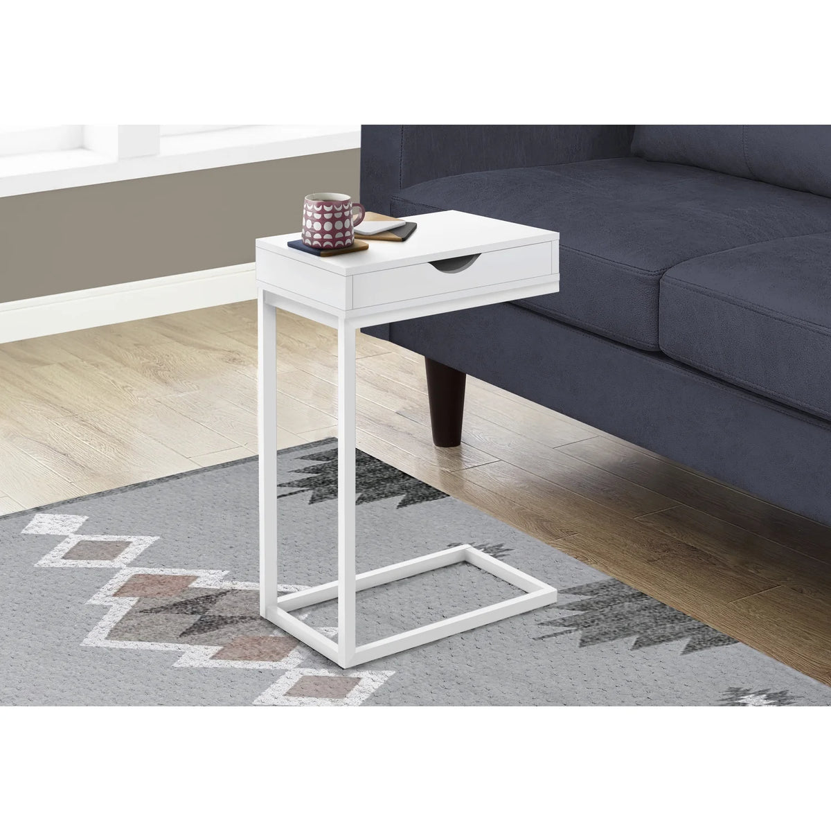 White C-shaped Metal Accent Table U917843