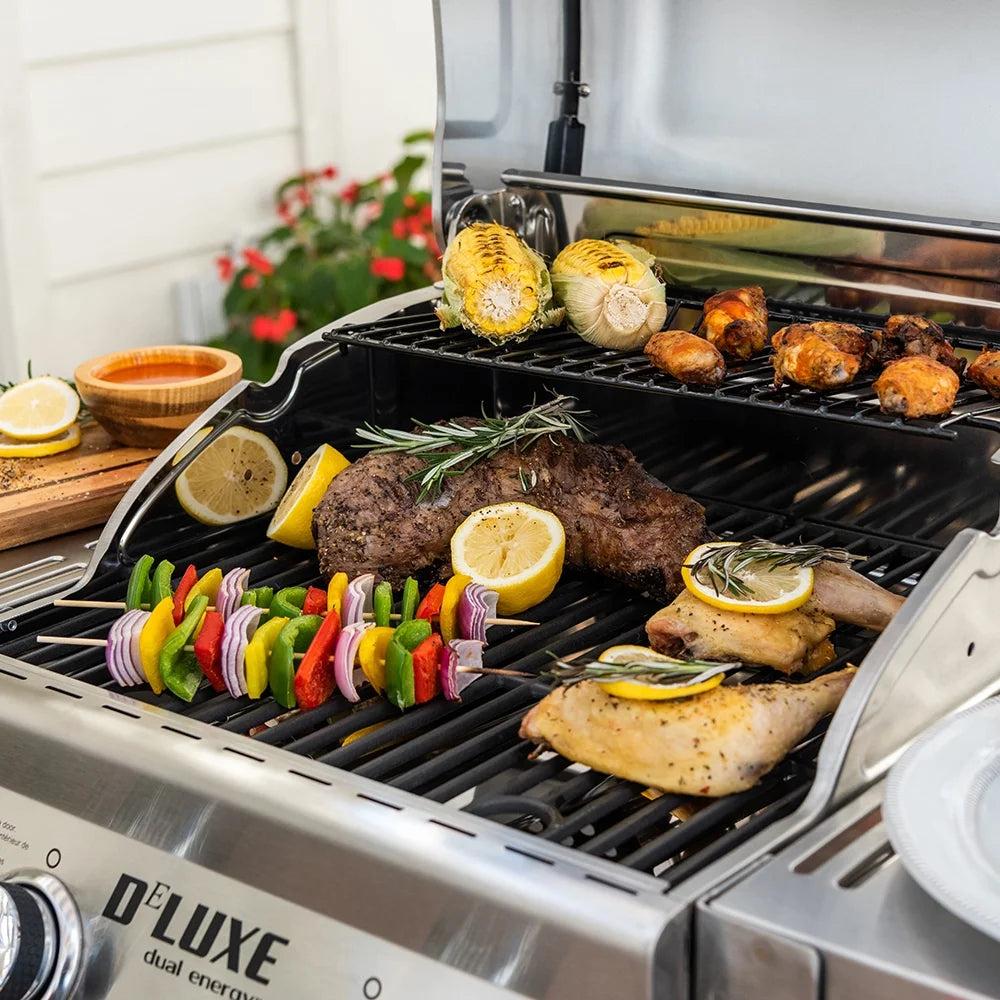 2-Burner Propane Gas Grill with 2 Foldable Shelves E11578